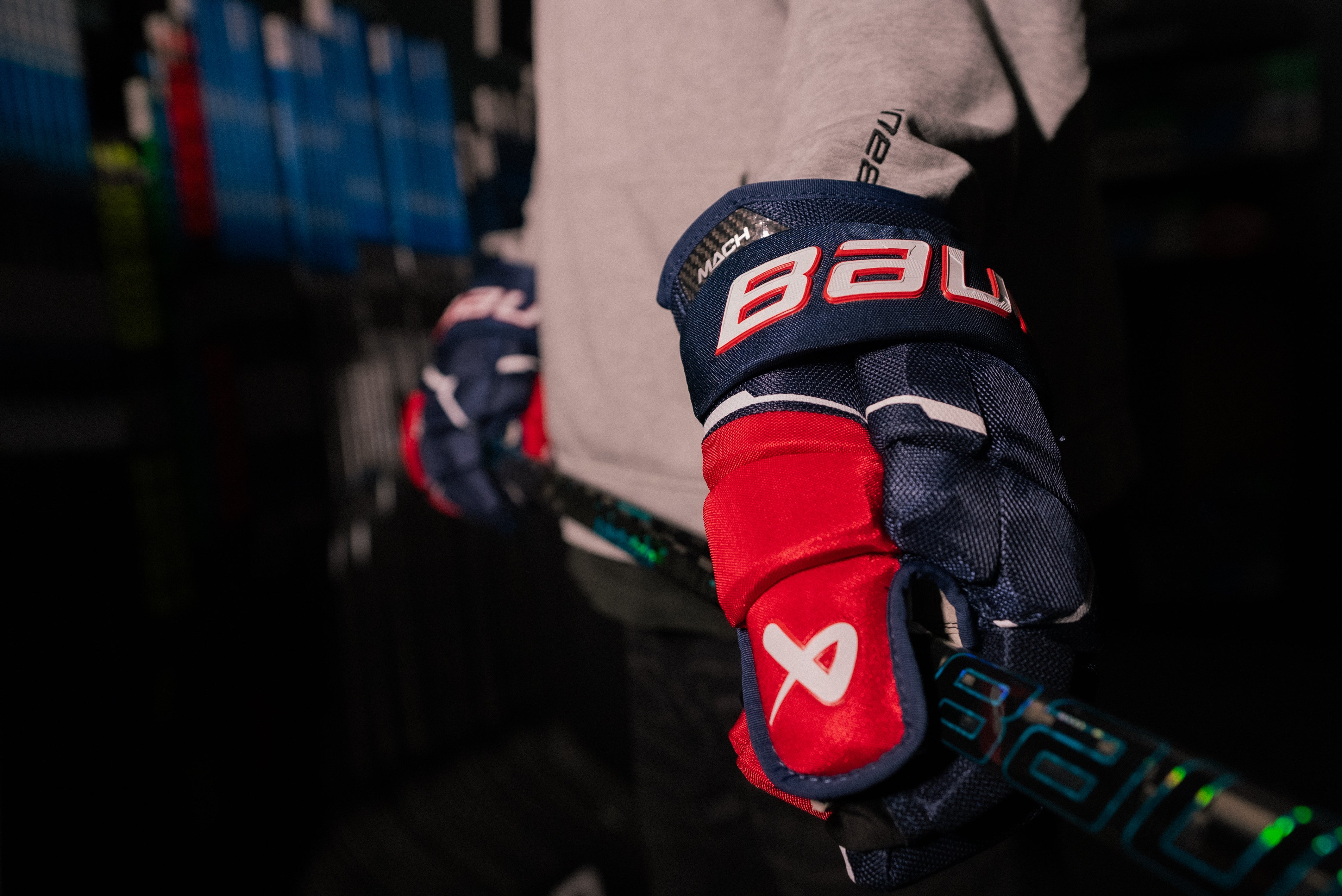 GLOVES TO MATCH EVERY TEAM